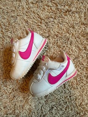 Nike Kids White Sneakers with Hot Pink Swoosh